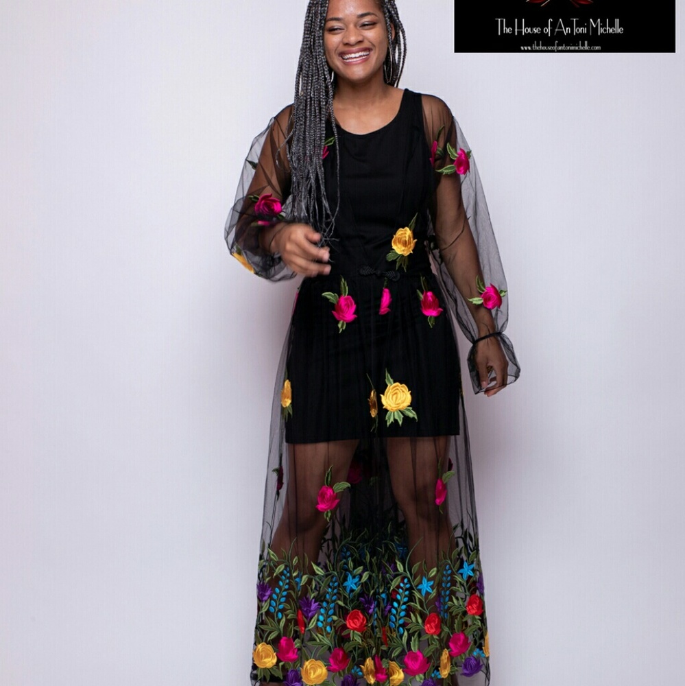 Embroidered Rose Duster